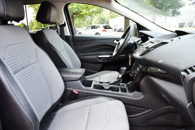 Used 2017 Ford Escape SE w/ SE Sport Appearance Package FWD image 24