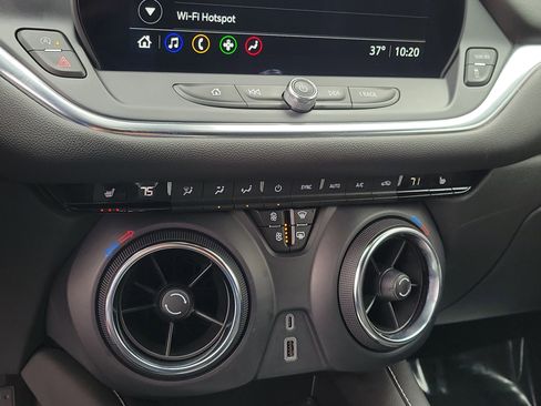 Used 2025 Chevrolet Blazer LT image 27