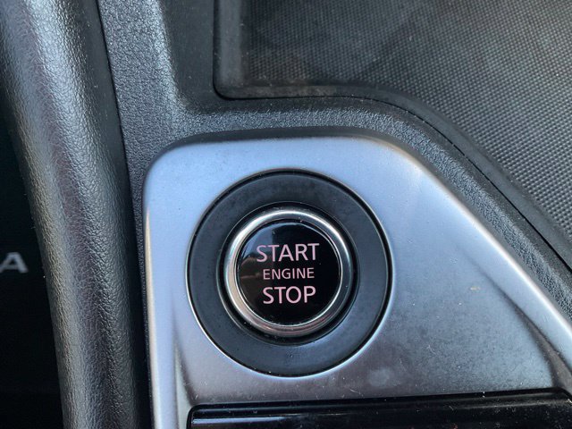 Used 2021 Nissan Sentra SR w/ SR Premium Package FWD image 17