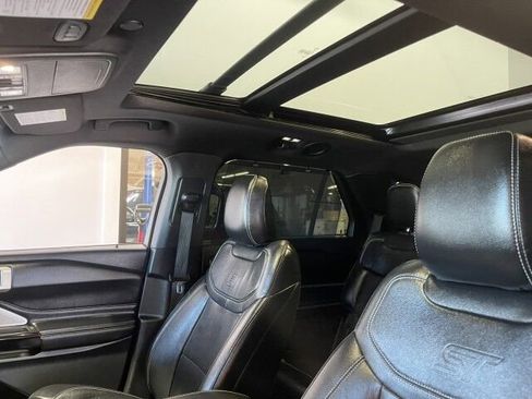 Used 2024 Ford Explorer ST w/ Equipment Group 401A image 8