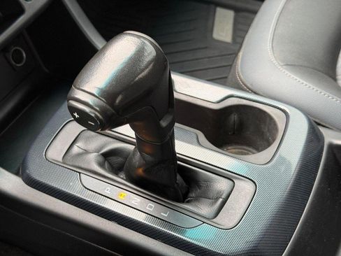 Used 2018 Chevrolet Colorado Z71 w/ Z71 Midnight Edition image 19