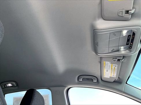 Used 2024 Chevrolet Equinox LT FWD image 22