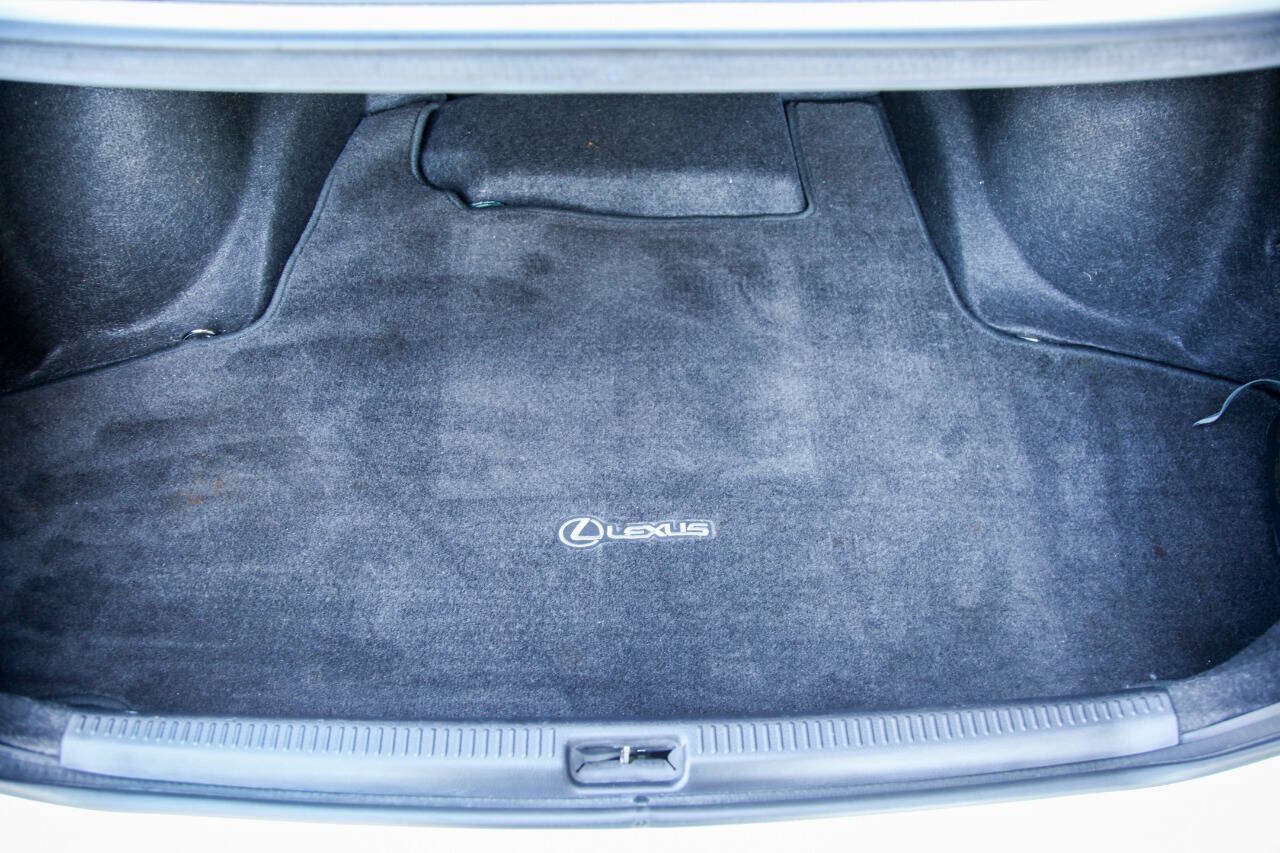 Used 2001 Lexus IS 300 w/ Leather Trim Pkg RWD image 71