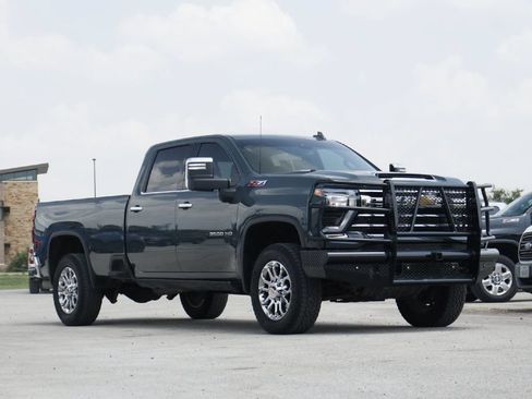 Used 2026 Chevrolet Silverado 3500 LTZ w/ LTZ Convenience Package AWD/4WD image 26