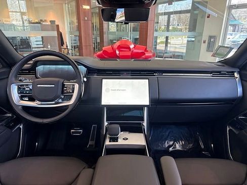 New 2025 Land Rover Range Rover Long Wheelbase SE AWD/4WD image 22