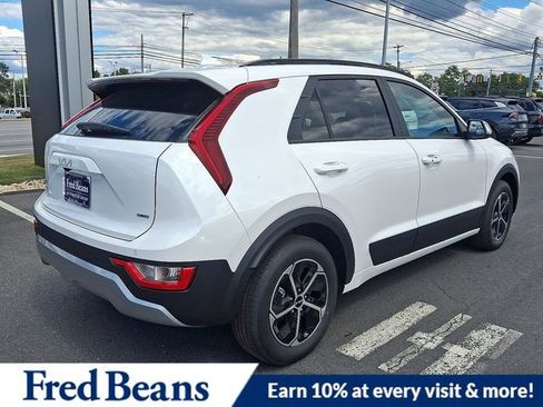 New 2025 Kia Niro EX image 4