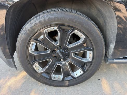 Used 2020 GMC Yukon XL Denali w/ Denali Ultimate Package AWD/4WD image 2