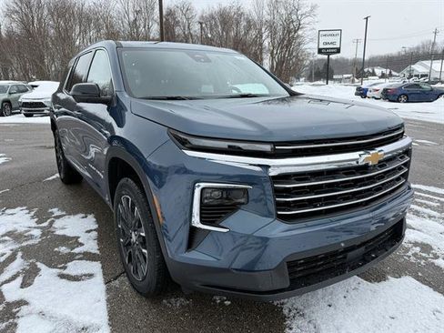 New 2026 Chevrolet Traverse LT w/ Sun and Wheel Package image 9