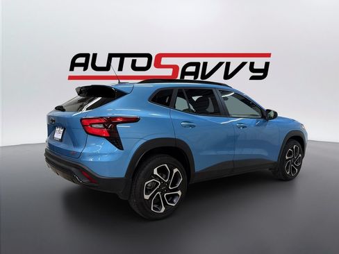 Used 2025 Chevrolet Trax RS w/ Sunroof Package FWD image 5
