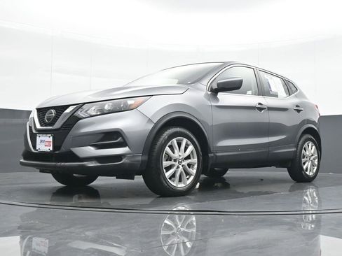 Used 2022 Nissan Rogue Sport S image 17