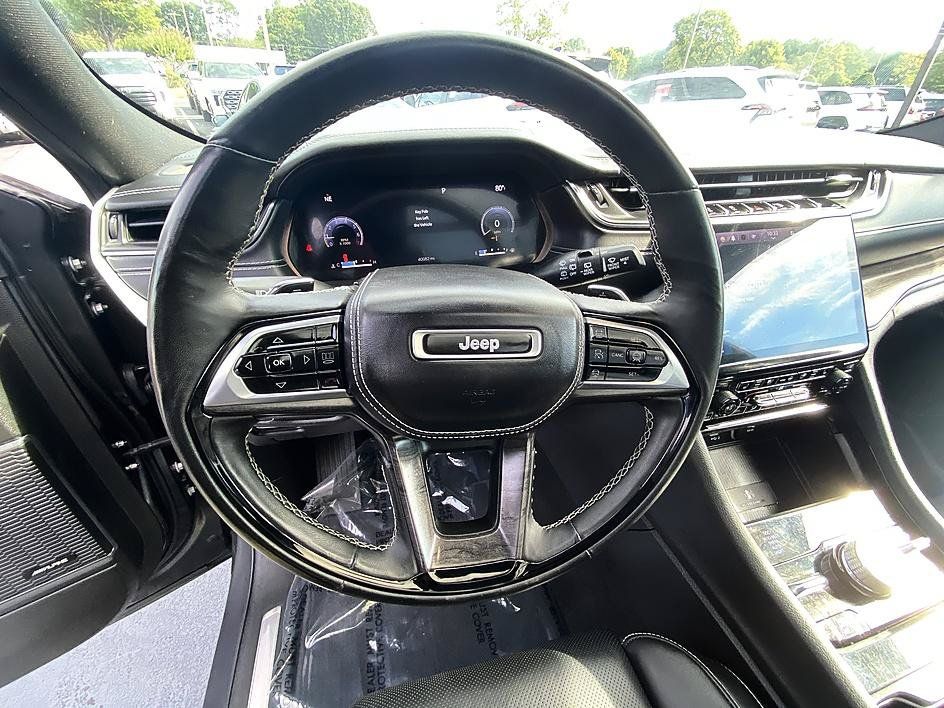 Used 2023 Jeep Grand Cherokee Overland w/ Adv Protech Group III AWD/4WD image 14
