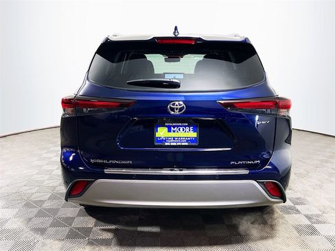 Used 2026 Toyota Highlander Platinum image 7