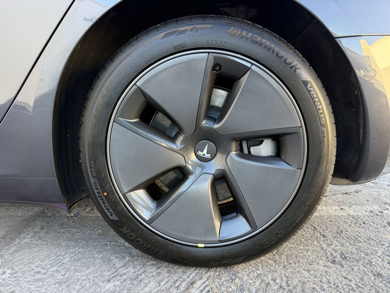 Used 2022 Tesla Model 3 Long Range AWD/4WD image 32