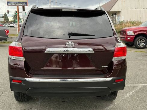 Used 2013 Toyota Highlander Plus AWD/4WD image 5