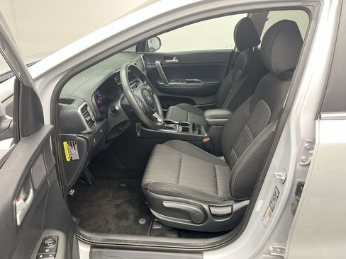 Used 2019 Kia Sportage LX image 3