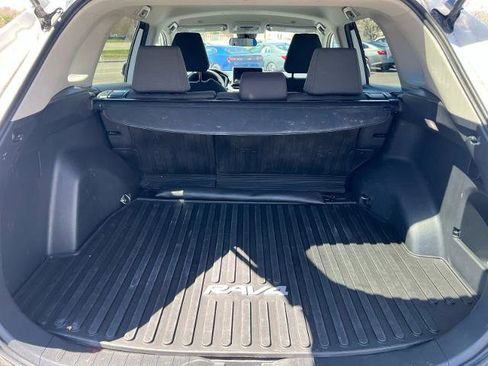 Used 2024 Toyota RAV4 XLE AWD/4WD image 11