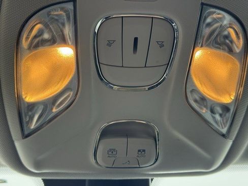 Certified 2022 Jeep Compass Limited w/ Sun and Sound Group image 25