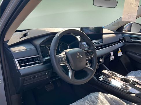 New 2026 Mitsubishi Outlander SE AWD/4WD image 22