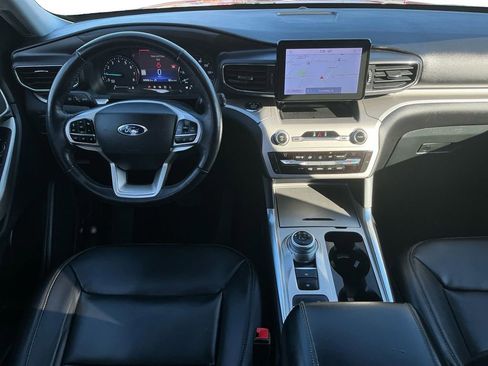 Used 2021 Ford Explorer XLT w/ Equipment Group 202A image 17