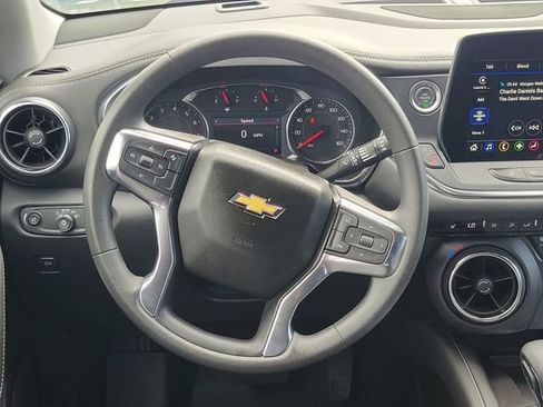 Certified 2025 Chevrolet Blazer LT w/ Convenience Package FWD image 12