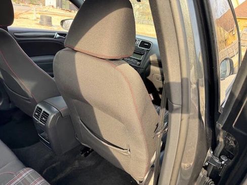 Used 2011 Volkswagen Golf 4-Door image 17