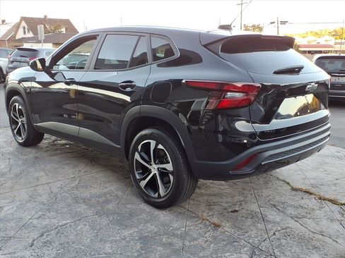 Used 2024 Chevrolet Trax RS image 4