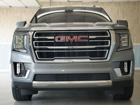 Used 2021 GMC Yukon XL SLT w/ SLT Premium Package AWD/4WD image 2