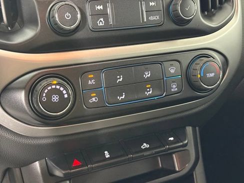 Used 2022 Chevrolet Colorado LT w/ LT Convenience Package AWD/4WD image 22