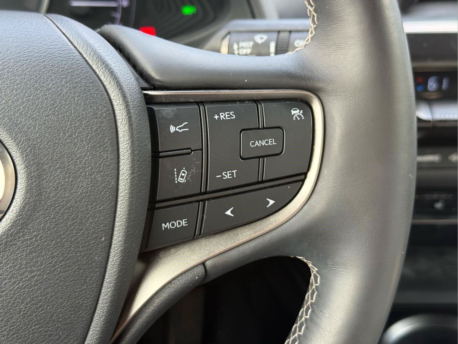 Used 2020 Lexus UX 250h w/ Premium Package AWD/4WD image 25