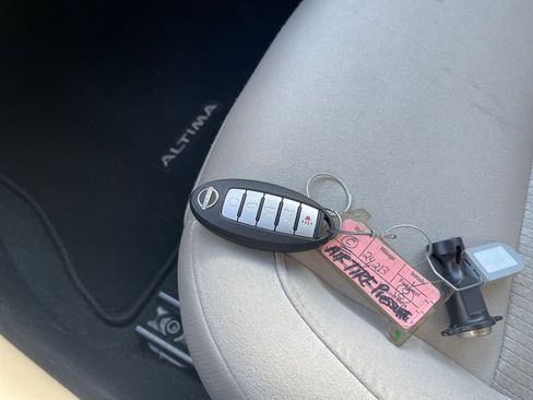 Used 2025 Nissan Altima 2.5 SV image 22