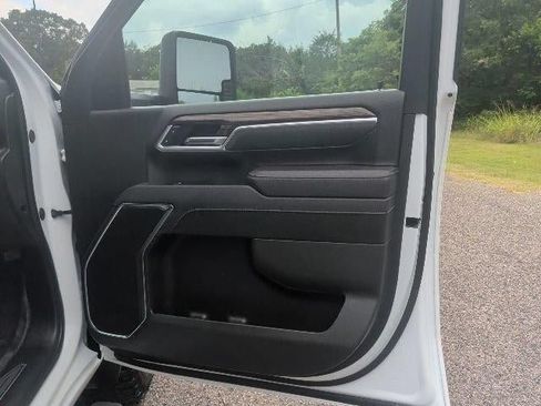Used 2025 Chevrolet Silverado 2500 LT AWD/4WD image 10