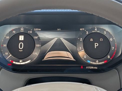 Used 2024 Land Rover Range Rover Autobiography image 31