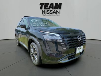New 2026 Nissan Pathfinder Platinum w/ Cargo Package