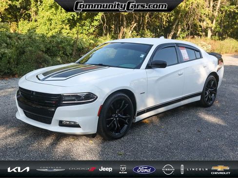 Used 2018 Dodge Charger R/T w/ Beats Audio Group image 2
