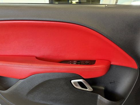 Used 2019 Dodge Challenger SXT image 21