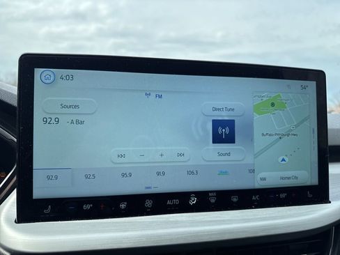 Used 2025 Ford Escape Platinum image 23