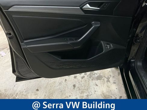Certified 2023 Volkswagen Jetta SE w/ Panoramic Sunroof Package image 11