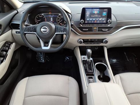 Certified 2023 Nissan Altima 2.5 SV image 9