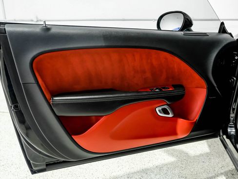 Used 2016 Dodge Challenger SRT image 44