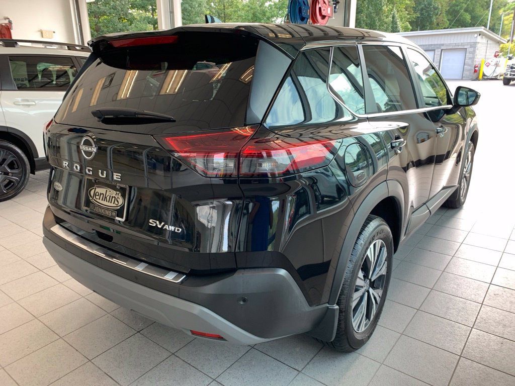 Used 2023 Nissan Rogue SV AWD/4WD image 16