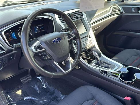 Used 2016 Ford Fusion SE image 22