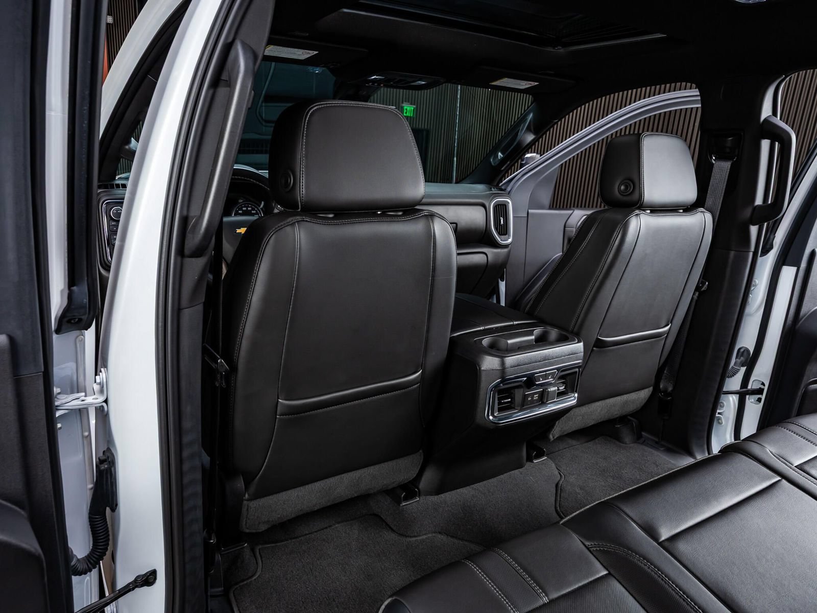 Used 2023 Chevrolet Silverado 3500 High Country AWD/4WD image 34