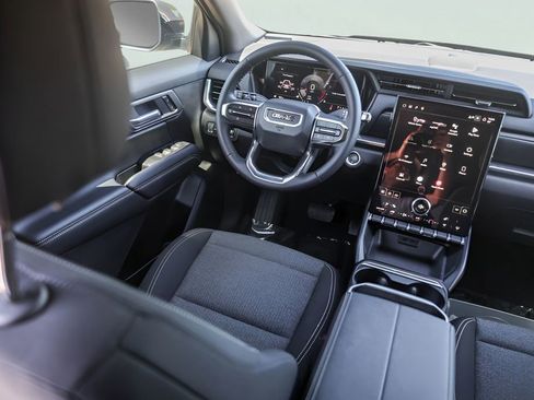 Used 2026 GMC Terrain Elevation w/ Black Edition FWD image 28