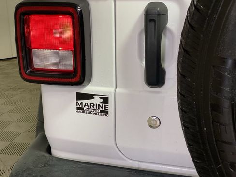 Used 2020 Jeep Wrangler Sport AWD/4WD image 34
