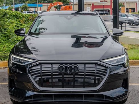 Used 2023 Audi e-tron Premium Plus AWD/4WD image 2