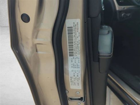 Used 2017 Jeep Cherokee Latitude FWD image 23