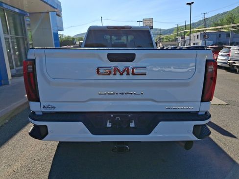 Used 2024 GMC Sierra 2500 Denali w/ Denali Reserve Package AWD/4WD image 5