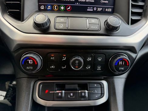 Used 2023 GMC Acadia SLE image 28