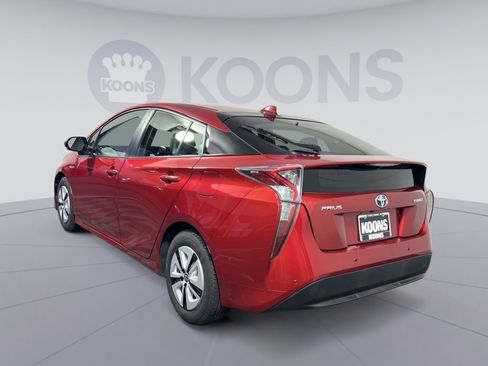 Used 2017 Toyota Prius Four image 4