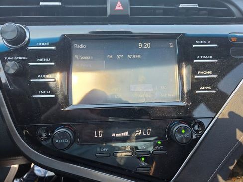 Used 2018 Toyota Camry XSE FWD image 6